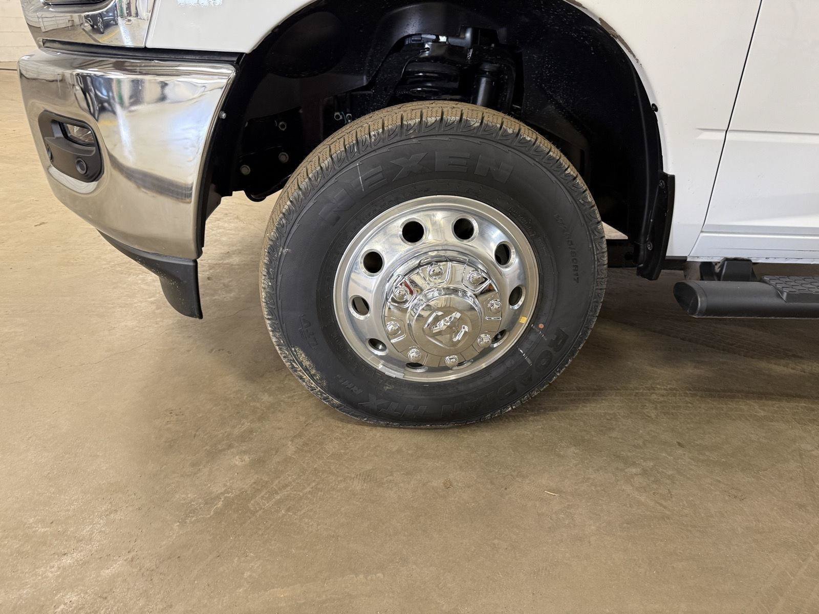 New 2026 RAM 3500 Tradesman AWD/4WD image 33