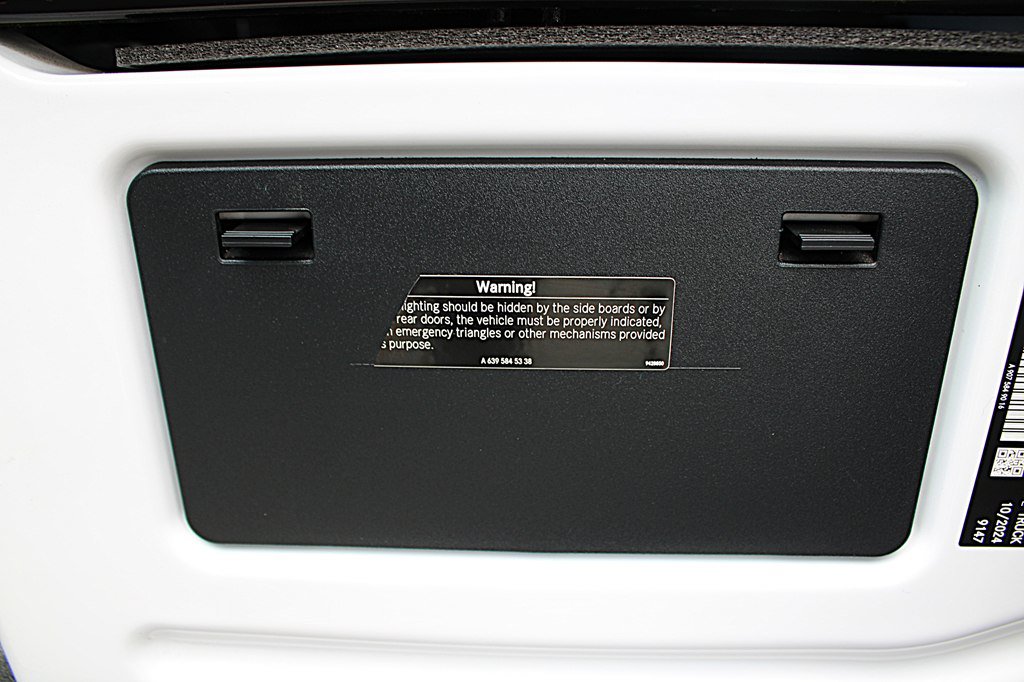 Used 2025 Mercedes-Benz Sprinter 2500 image 29