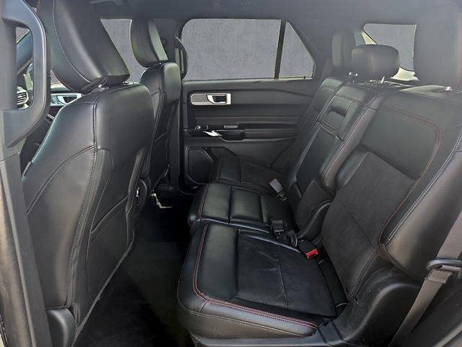 Certified 2024 Ford Explorer ST-Line w/ Class IV Trailer Tow Package AWD/4WD image 23