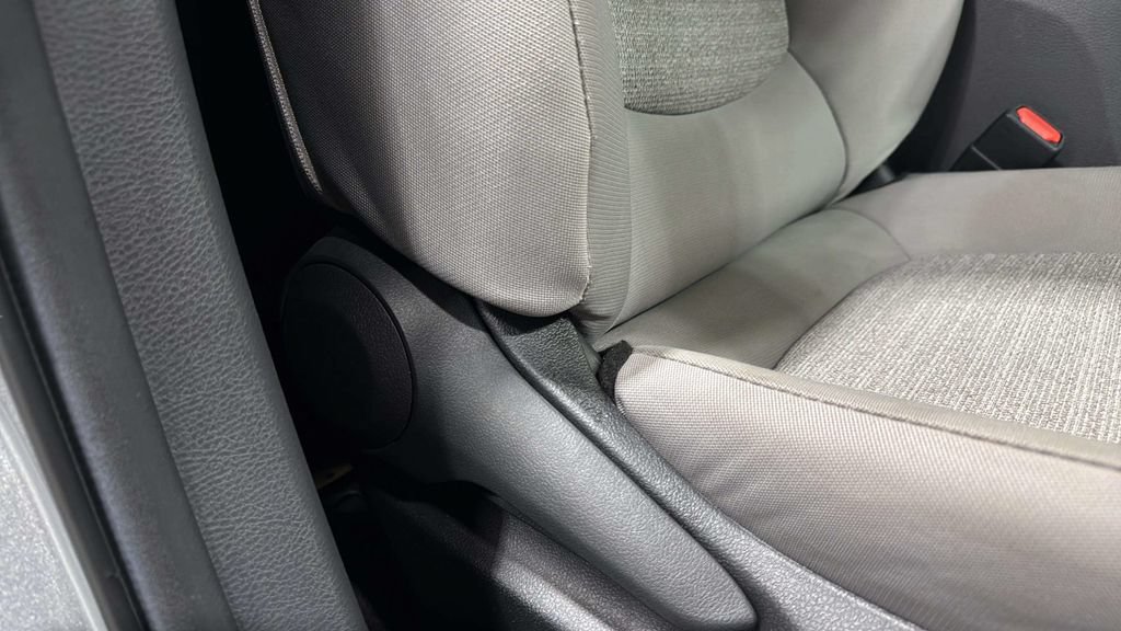 Used 2024 Toyota Sienna LE FWD image 14