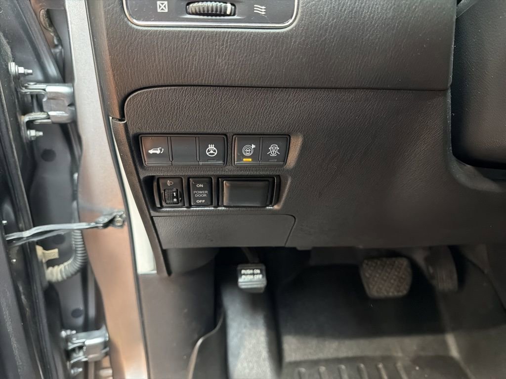 Used 2019 Nissan Armada Platinum w/ Captain's Chairs Package RWD image 25