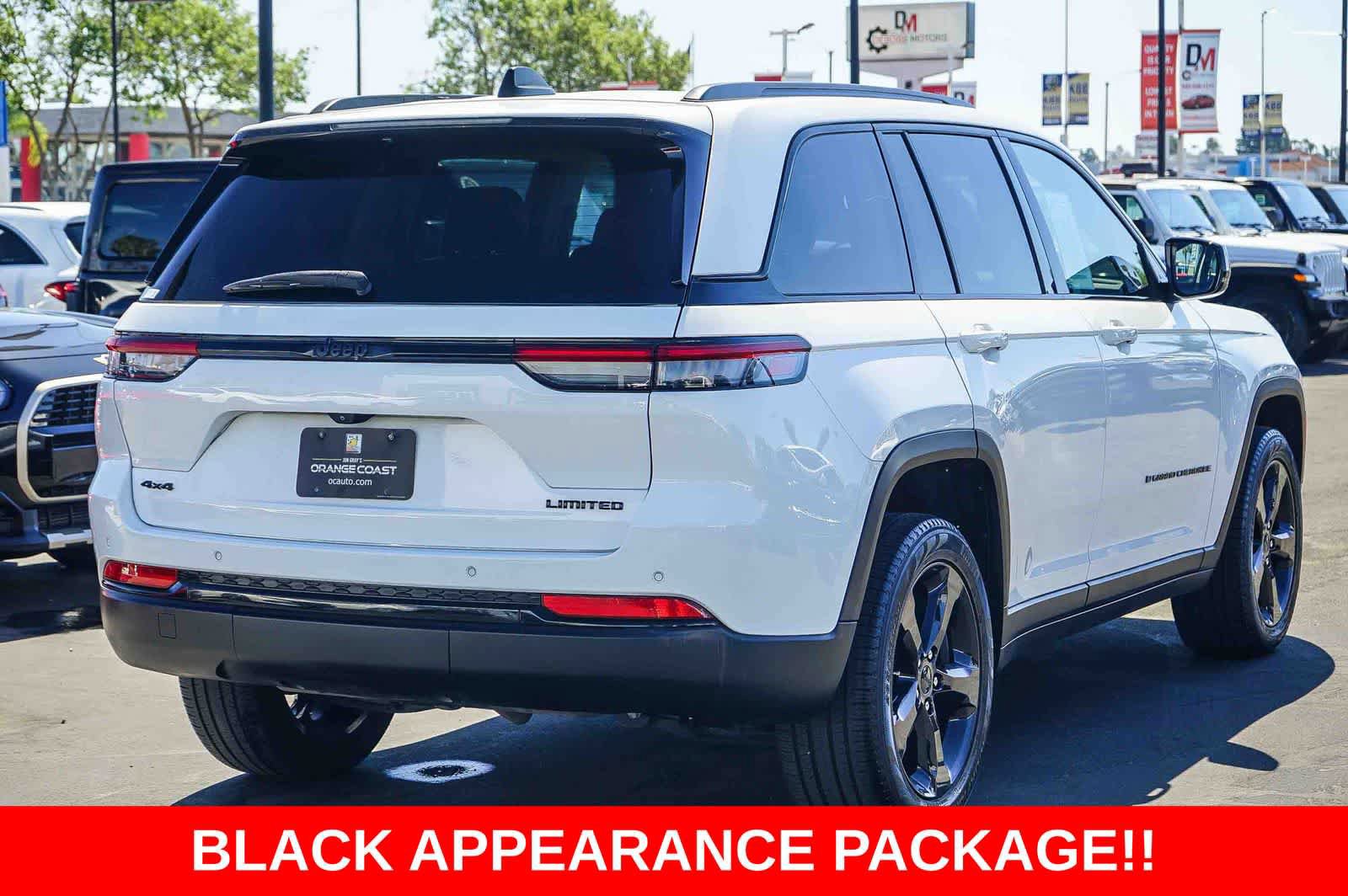Used 2023 Jeep Grand Cherokee Limited w/ Black Appearance Package AWD/4WD image 4