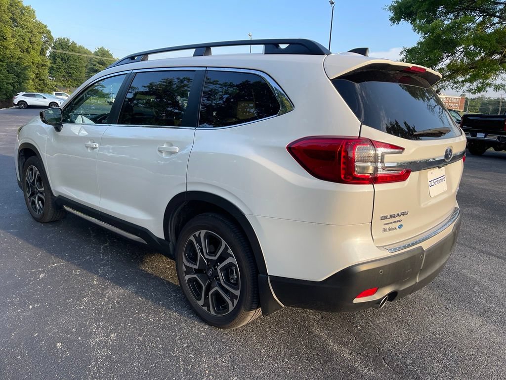 Used 2026 Subaru Ascent Limited AWD/4WD image 4