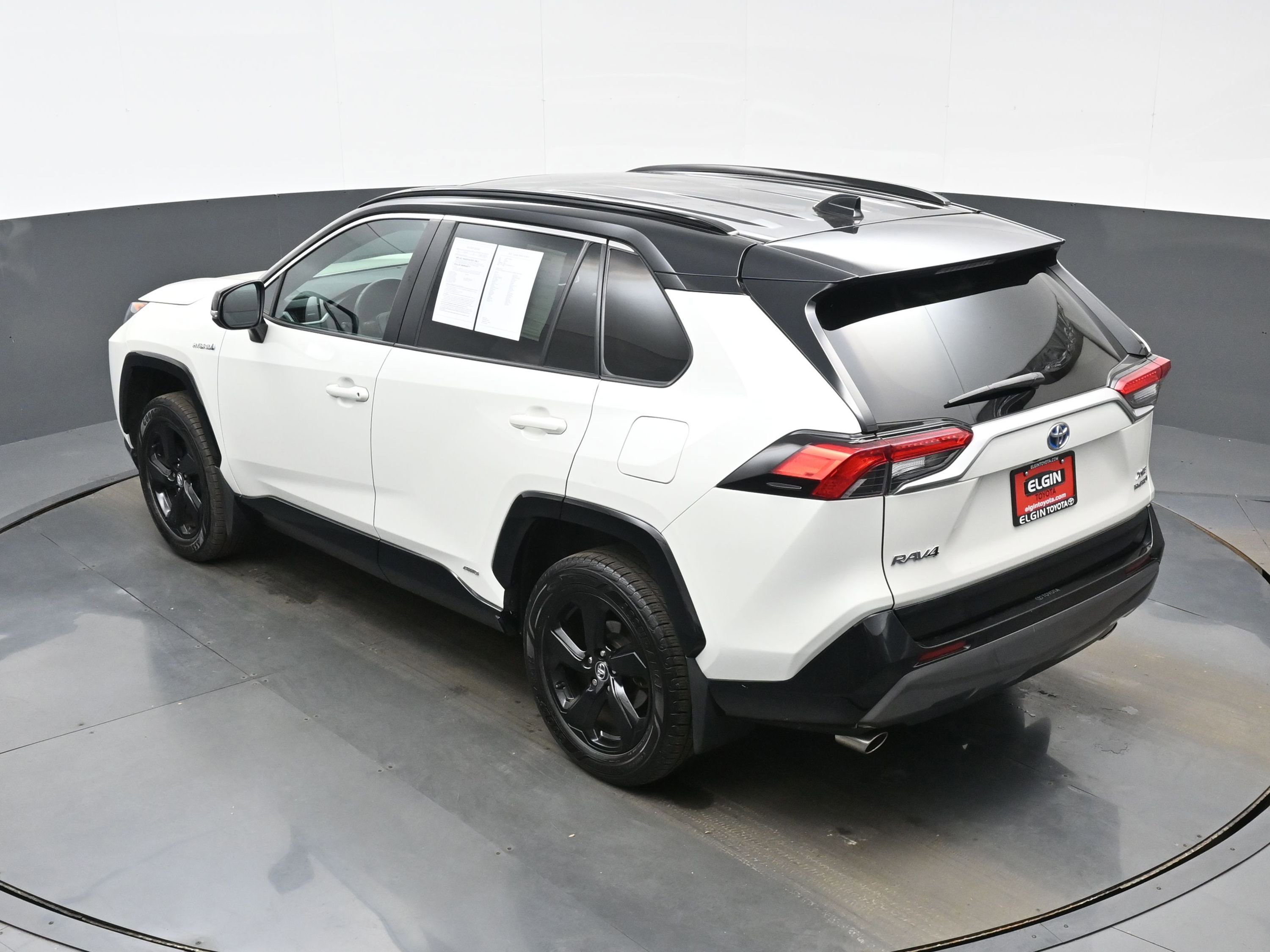 Used 2020 Toyota RAV4 XSE w/ XSE Grade Weather Package AWD/4WD image 39