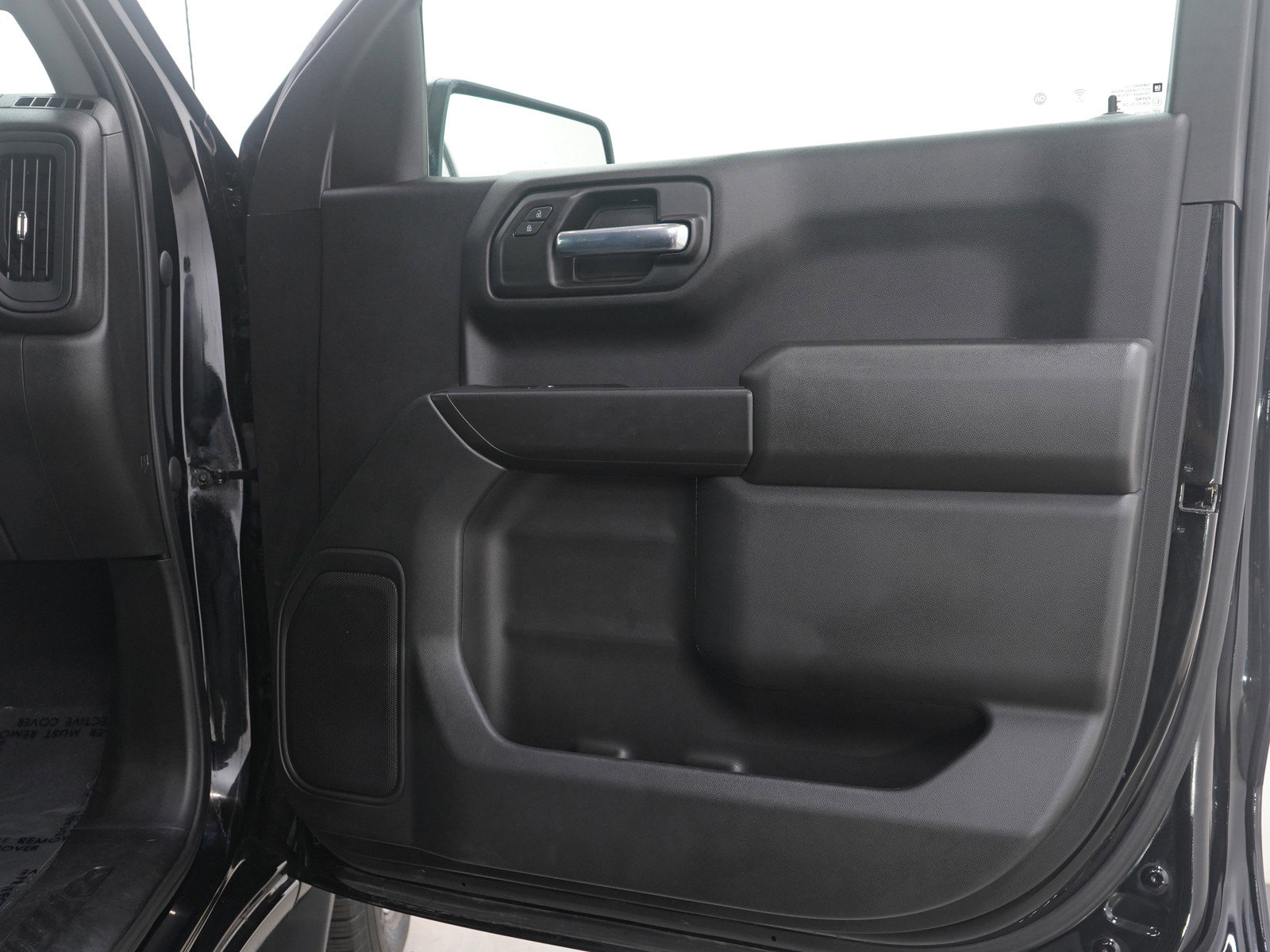 Used 2021 Chevrolet Silverado 1500 Custom w/ Safety Confidence Package image 9
