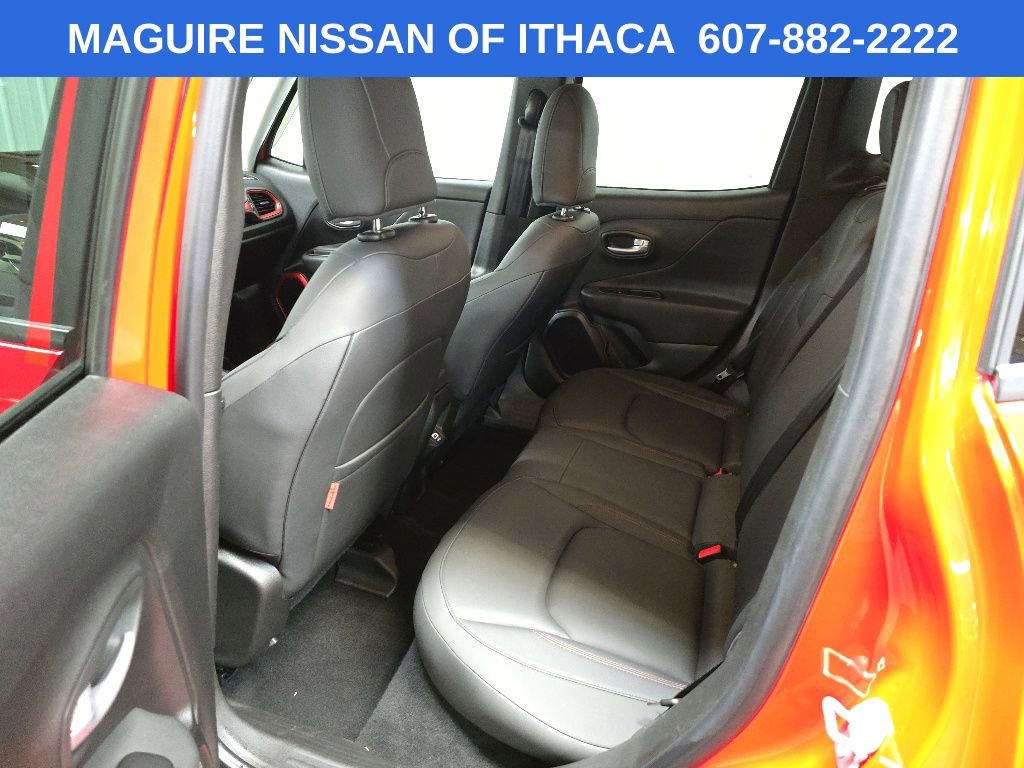 Used 2023 Jeep Renegade Trailhawk w/ Trailhawk Elite Group AWD/4WD image 31
