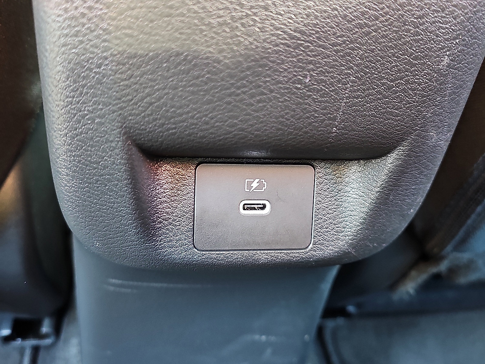 Certified 2025 Nissan Versa SV w/ Trunk Package image 11