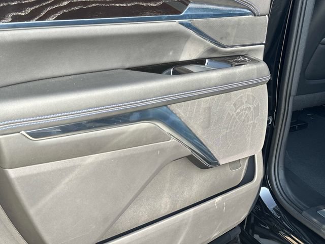 Certified 2025 Cadillac Escalade IQ Sport 1 w/ LPO, ONYX Package AWD/4WD image 9