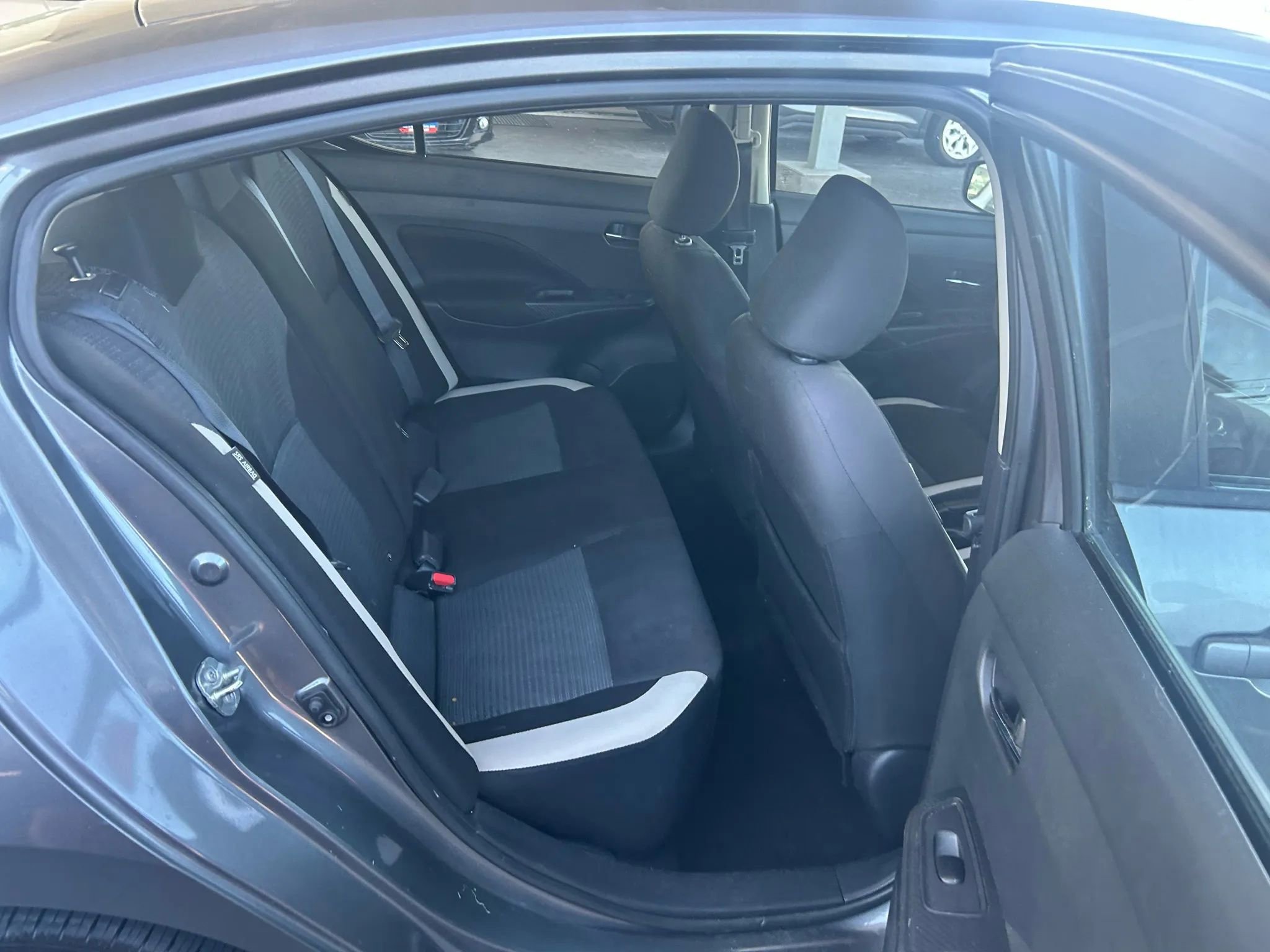 Used 2021 Nissan Versa SV image 6