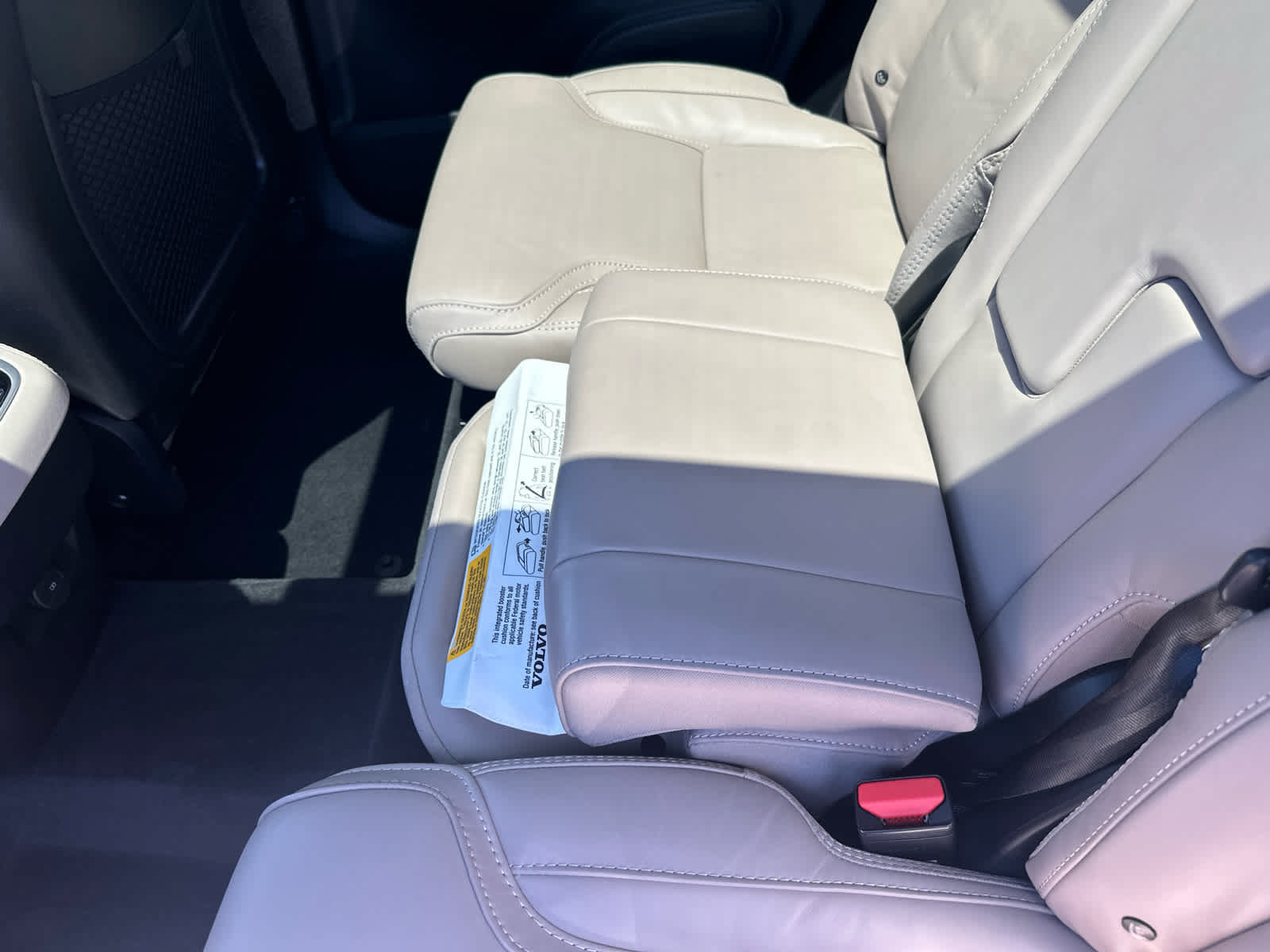 Used 2025 Volvo XC90 B6 Ultra w/ Protection Package AWD/4WD image 26