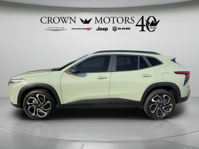 Used 2024 Chevrolet Trax RS w/ Sunroof Package FWD image 8