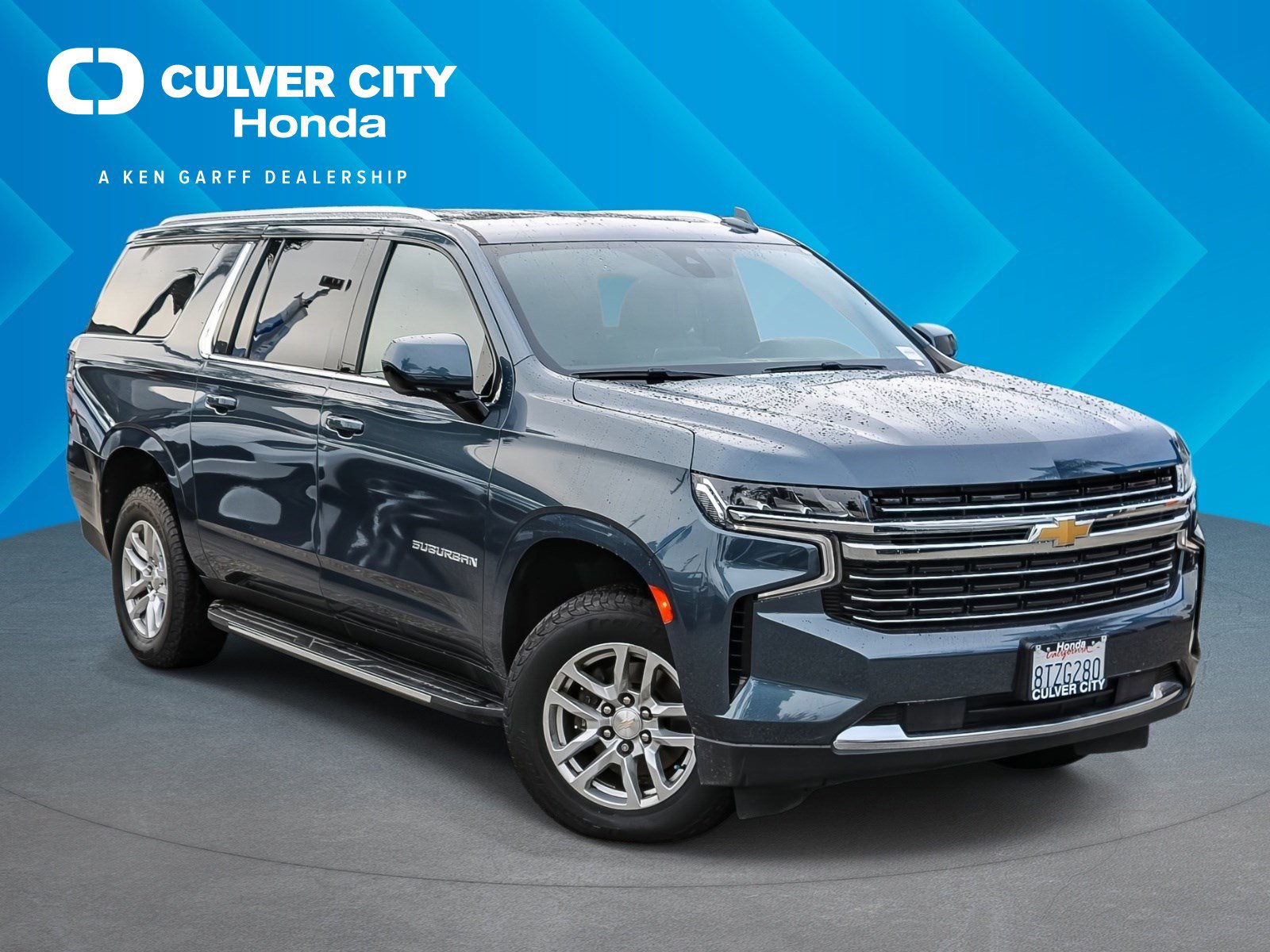 Used 2021 Chevrolet Suburban LT image 1