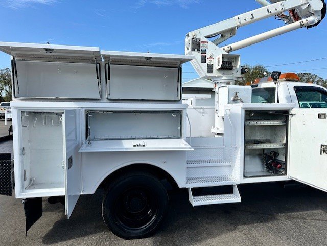 Used 2008 Ford F550 4x4 Regular Cab Super Duty image 11