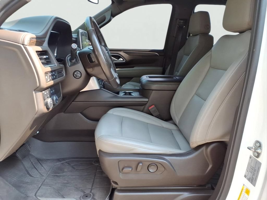 Used 2022 Chevrolet Tahoe Z71 w/ Luxury Package AWD/4WD image 13