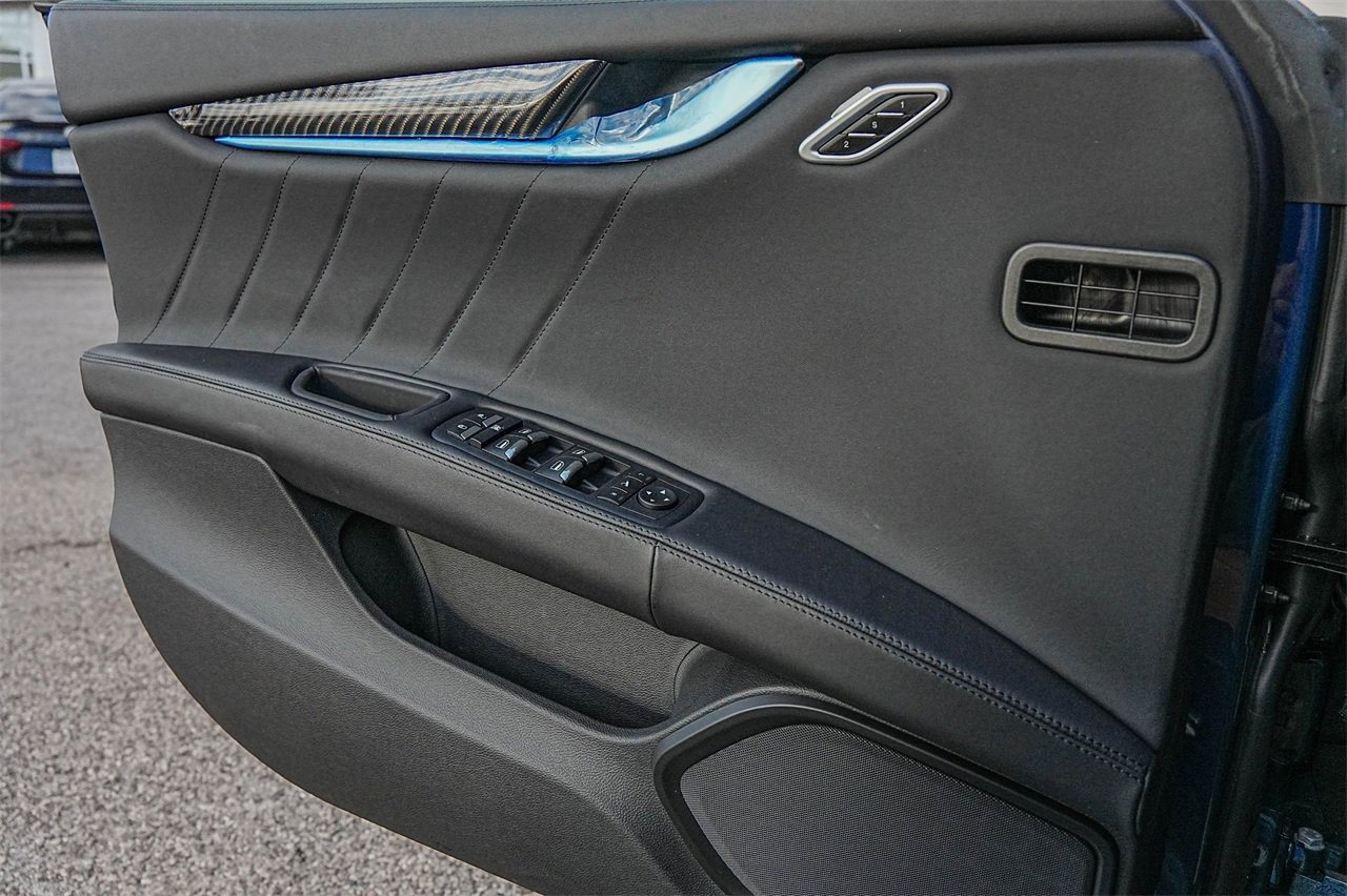 Used 2024 Maserati Ghibli Trofeo image 25