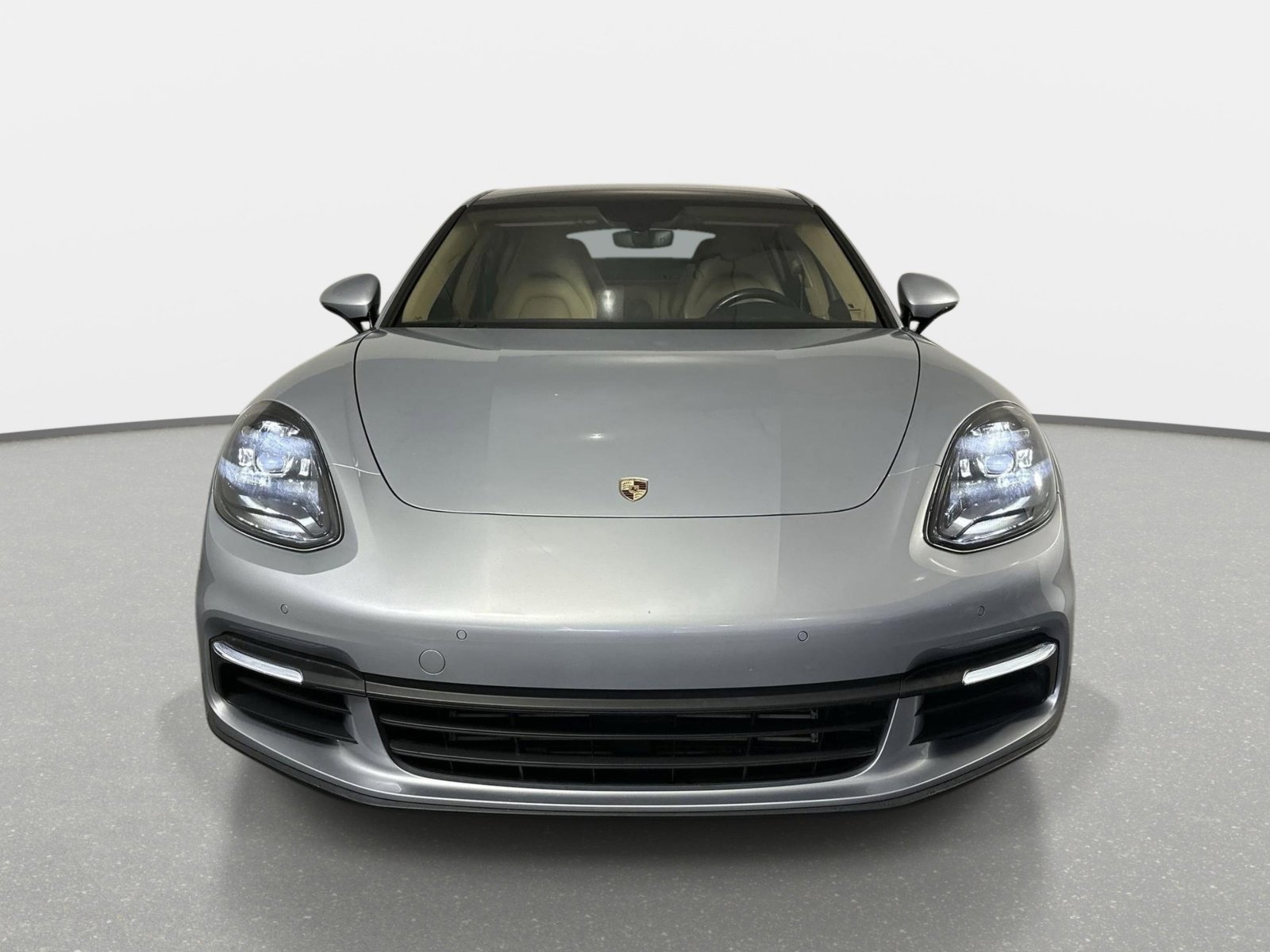 Used 2018 Porsche Panamera 4 image 3