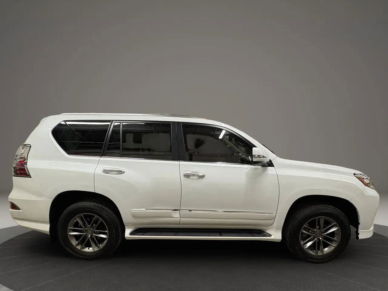 Used 2016 Lexus GX 460 w/ Premium Package image 6