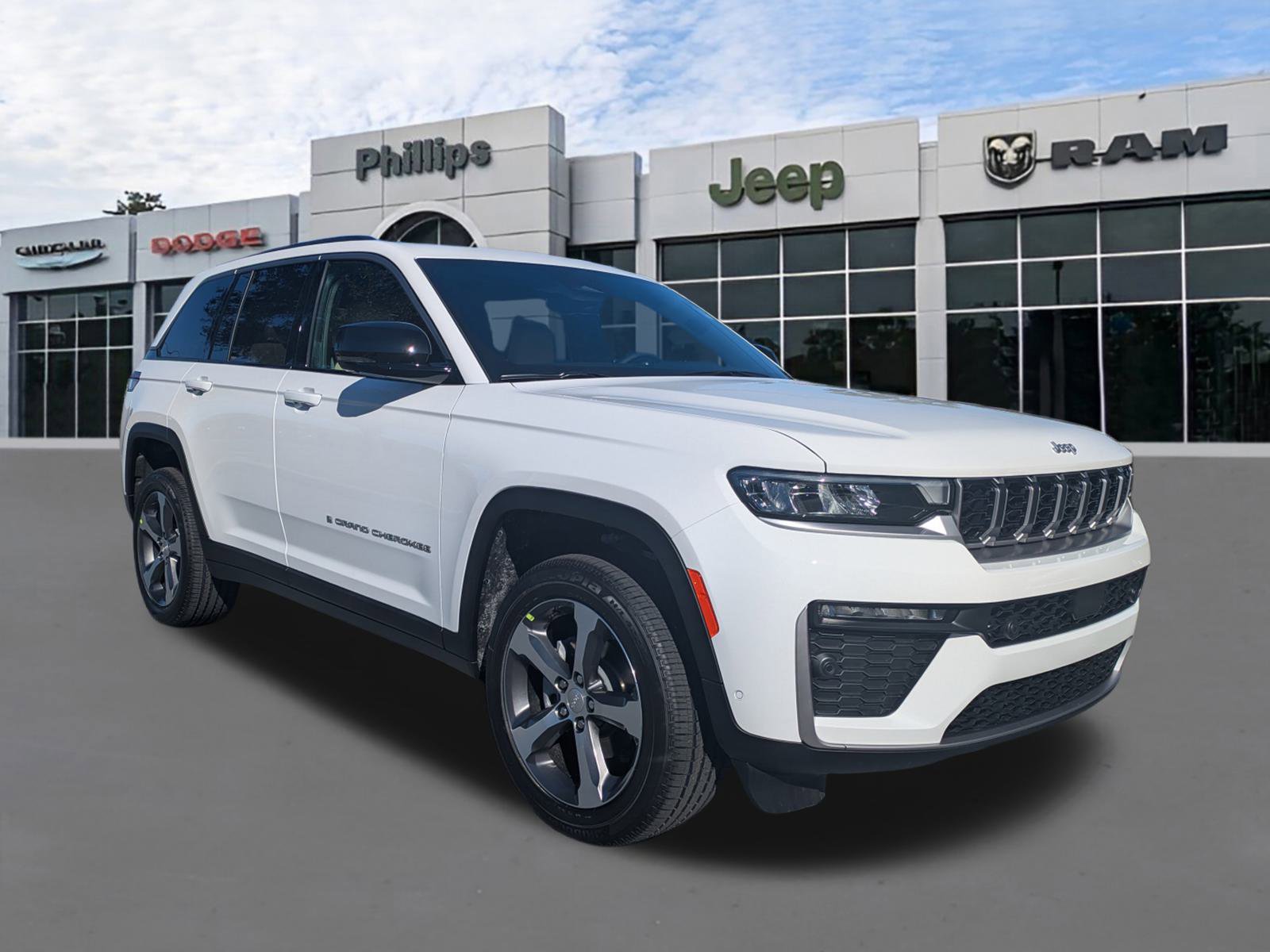 New 2026 Jeep Grand Cherokee Limited w/ Luxury Tech Group II image 2