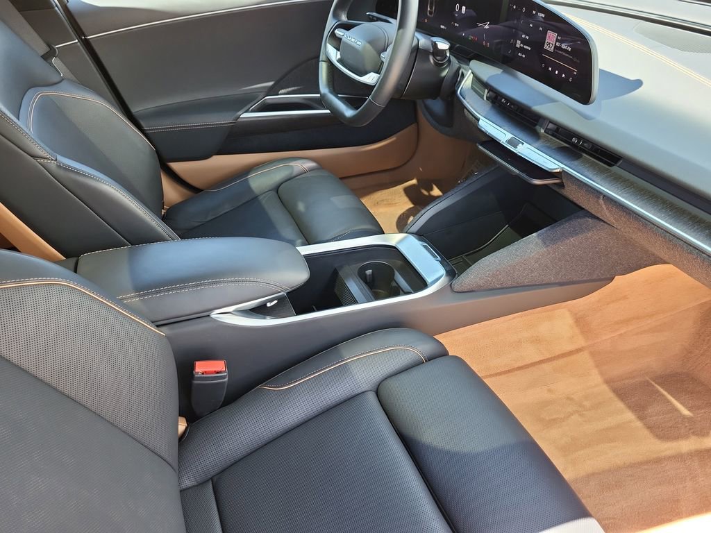 Used 2023 Lucid Air Touring AWD/4WD image 14