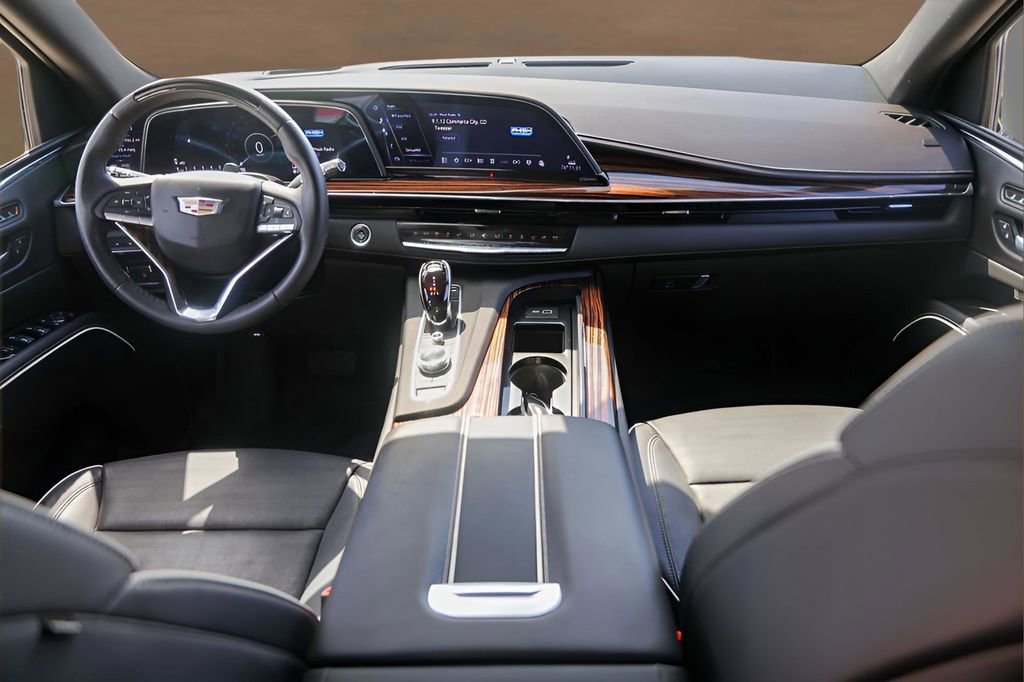 Used 2024 Cadillac Escalade ESV Premium Luxury w/ Performance Package image 28