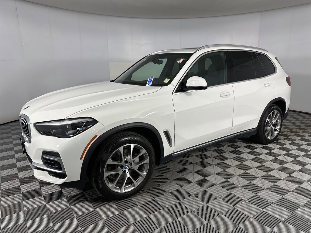Certified 2023 BMW X5 xDrive40i w/ Premium Package AWD/4WD image 4