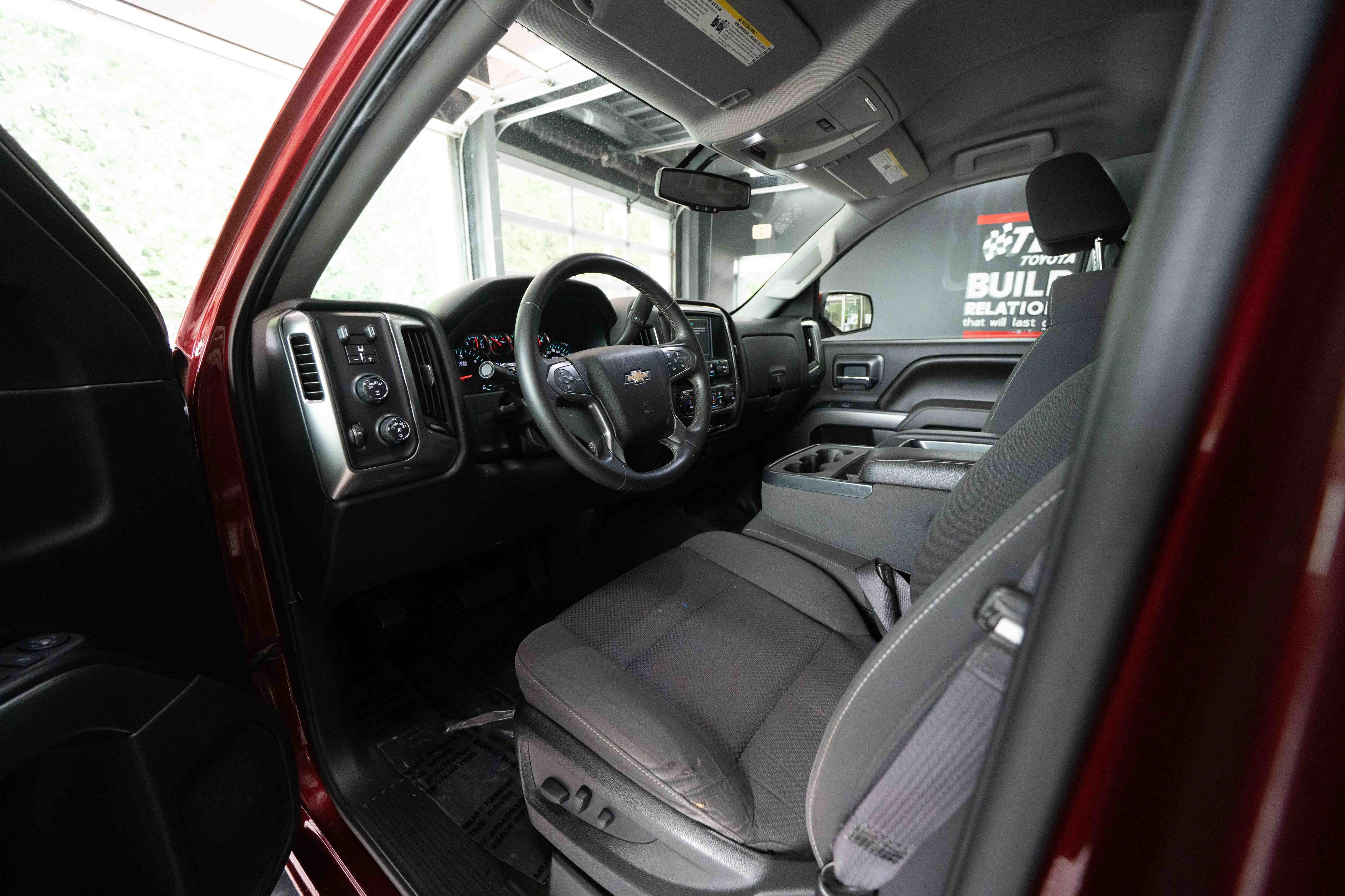 Used 2017 Chevrolet Silverado 1500 LT w/ All Star Edition AWD/4WD image 8