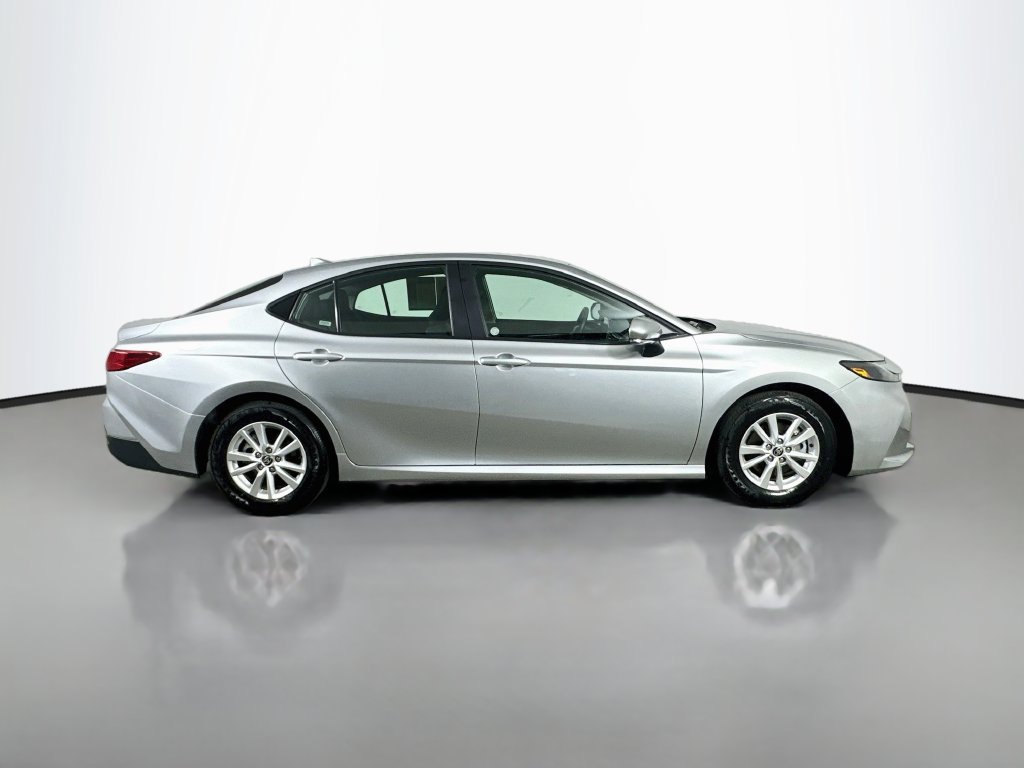 Used 2026 Toyota Camry LE FWD image 7