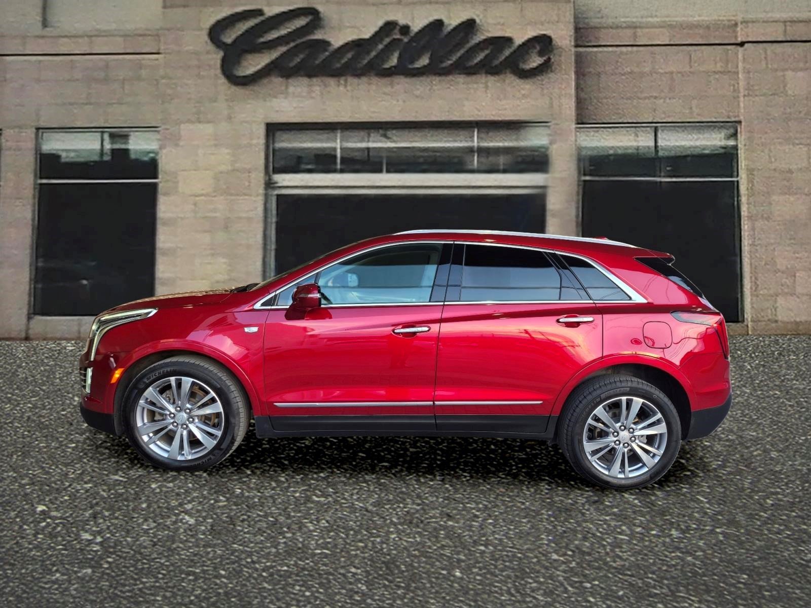 Certified 2024 Cadillac XT5 Premium Luxury AWD/4WD image 2