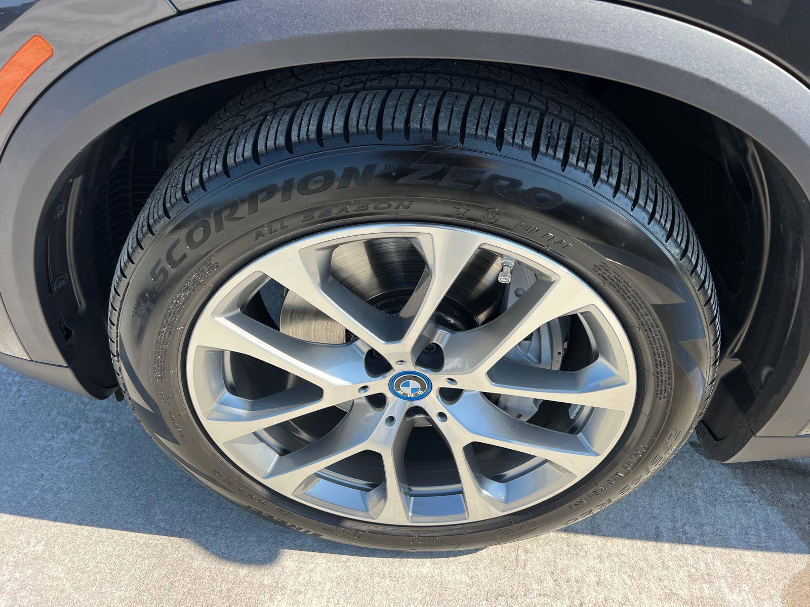 Used 2023 BMW X5 xDrive45e w/ Executive Package AWD/4WD image 11