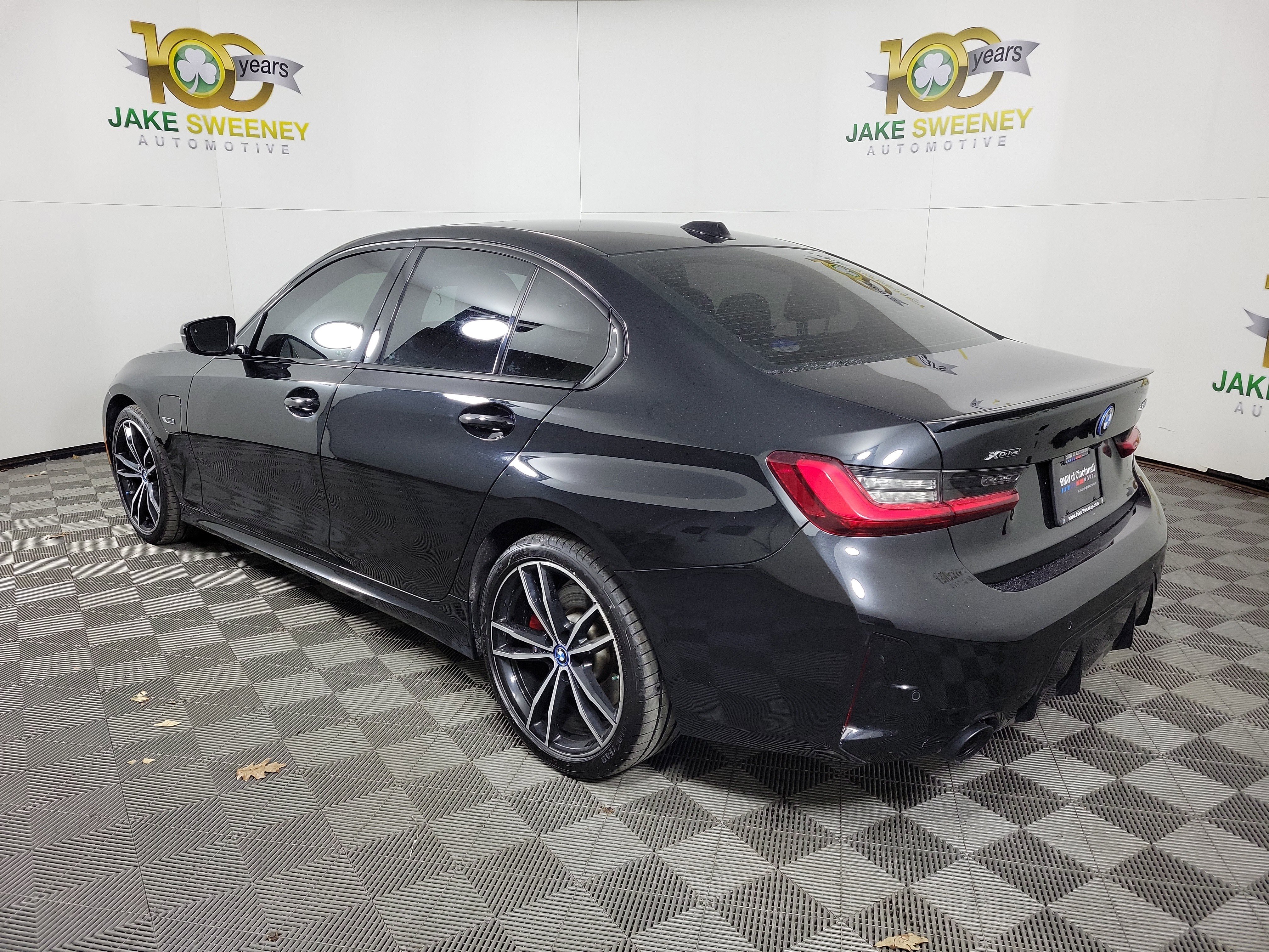 Used 2023 BMW 330e xDrive w/ M Sport Package image 5