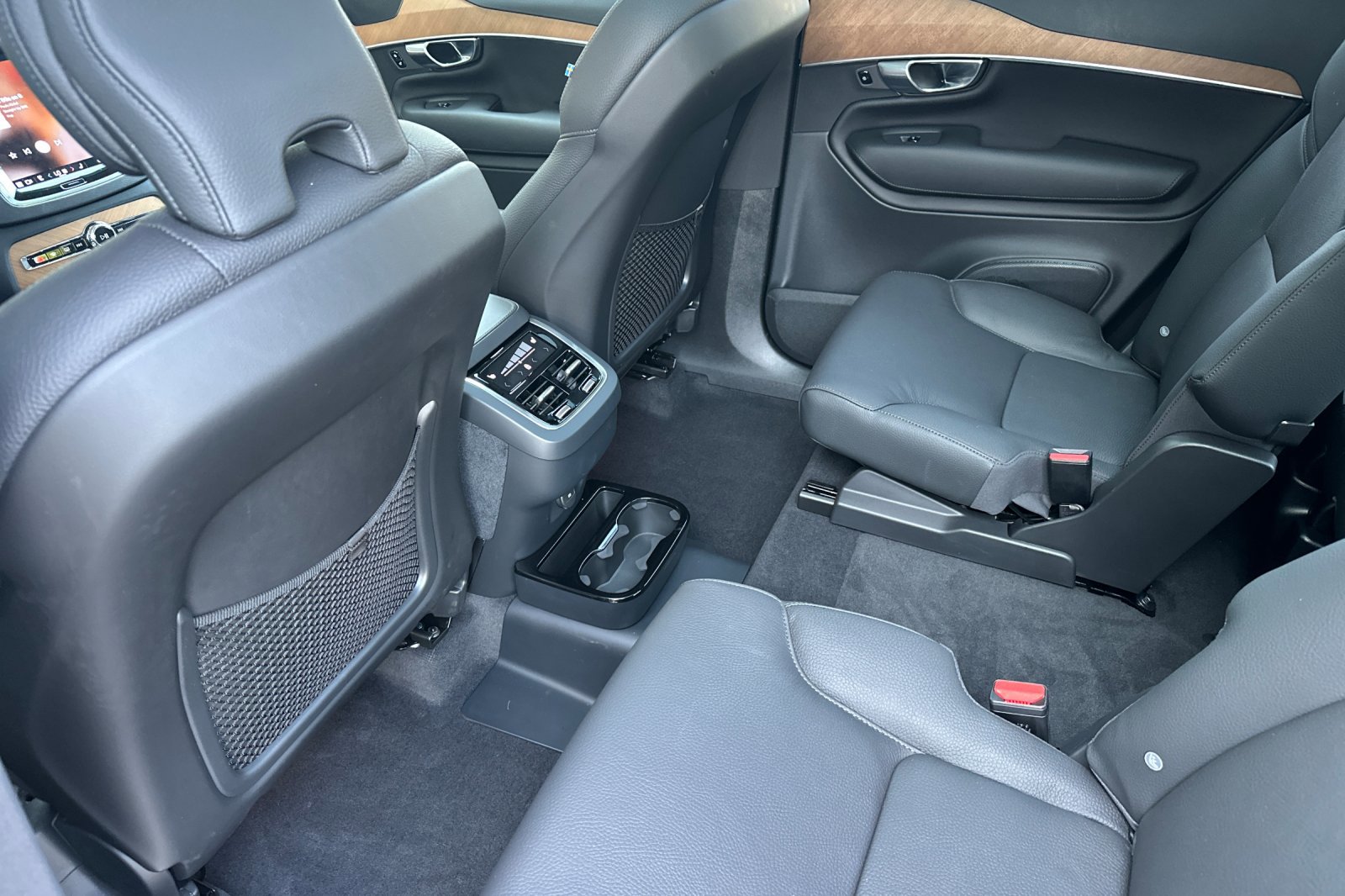 Used 2025 Volvo XC90 B6 Plus w/ Protection Package Premier image 13