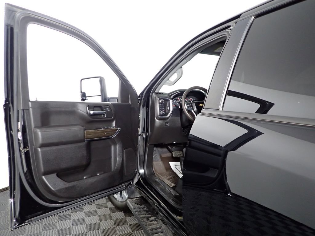 Used 2023 Chevrolet Silverado 2500 LT image 16