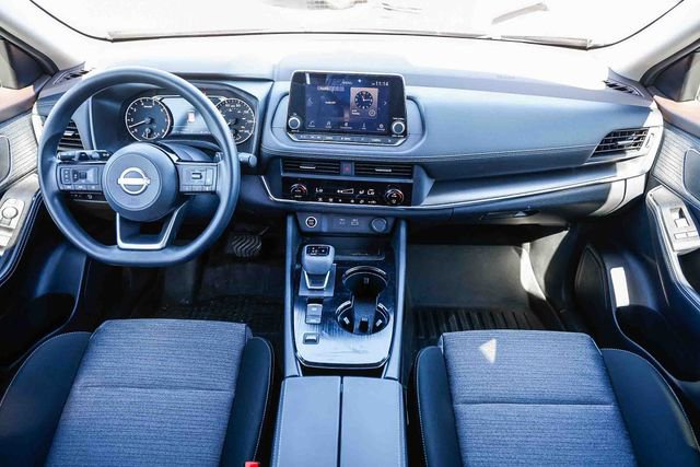 Used 2023 Nissan Rogue SV image 12