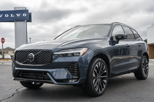 New 2027 Volvo XC60 B5 Ultra AWD/4WD image 3