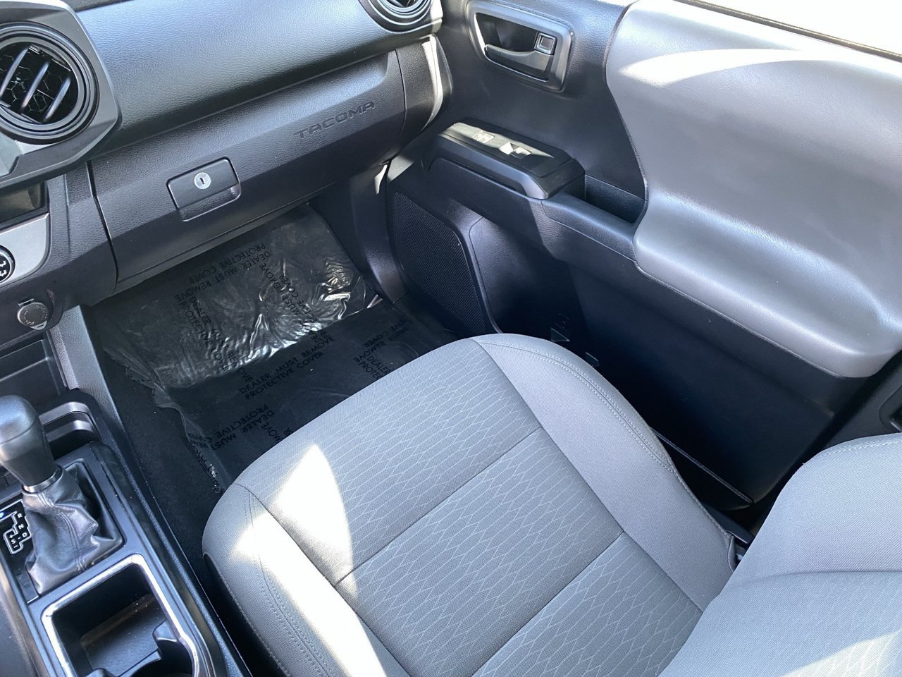 Used 2018 Toyota Tacoma SR w/ SR Convenience Package RWD image 17