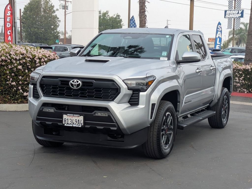 Used 2024 Toyota Tacoma TRD Sport image 4