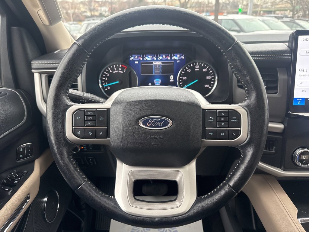 Used 2022 Ford Expedition XLT image 12
