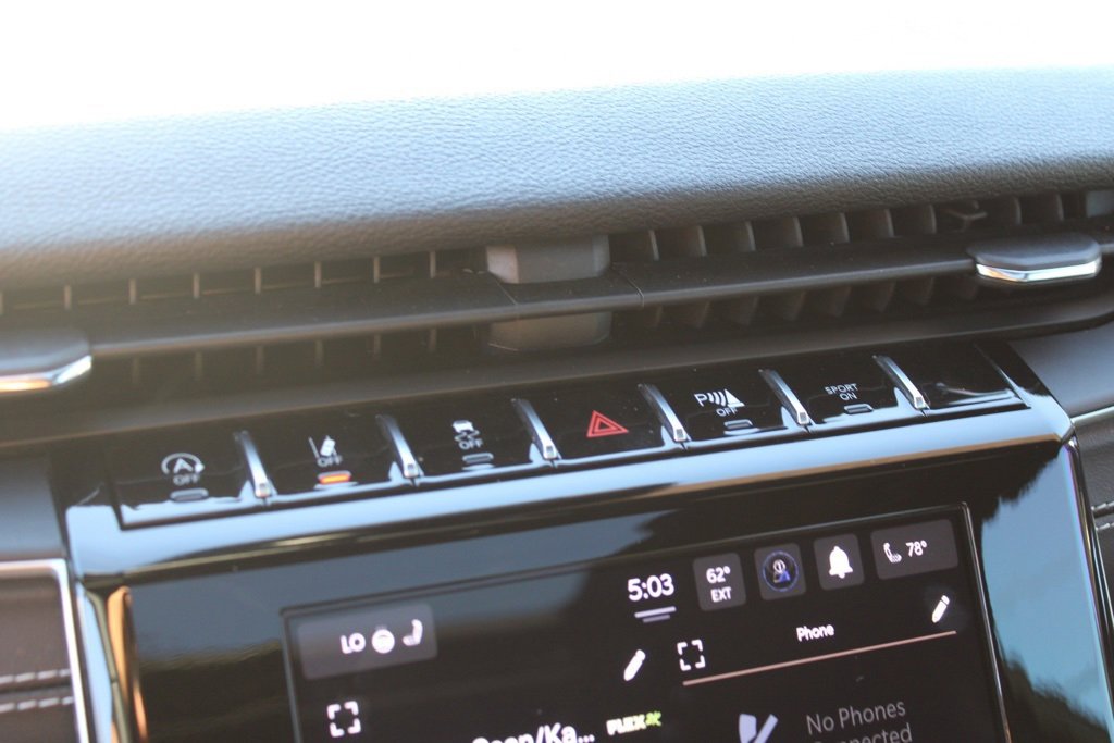 Used 2023 Jeep Grand Cherokee Altitude image 22