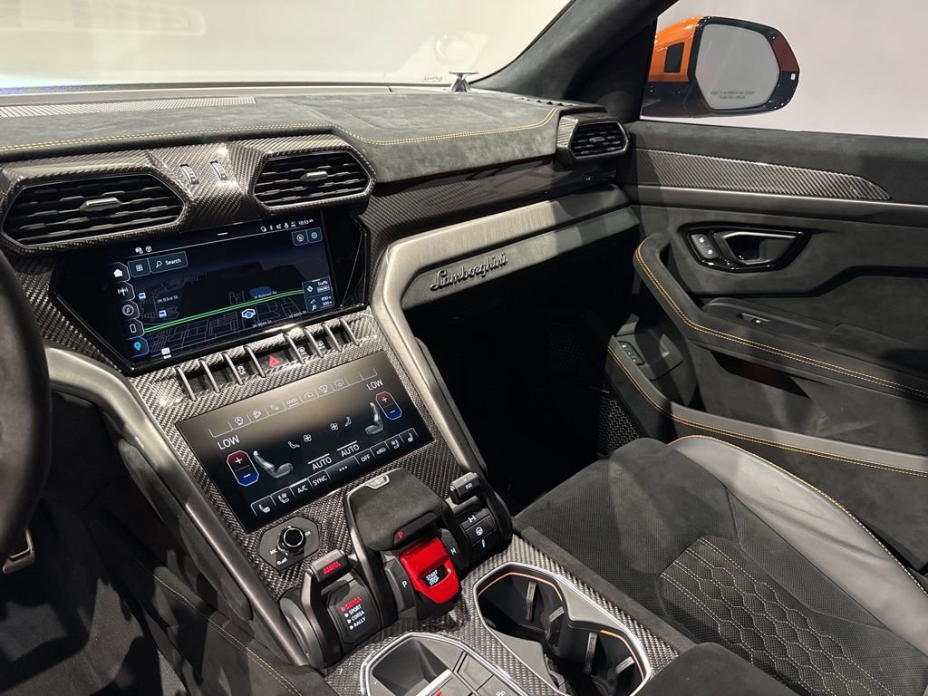 Used 2023 Lamborghini Urus Performante image 32