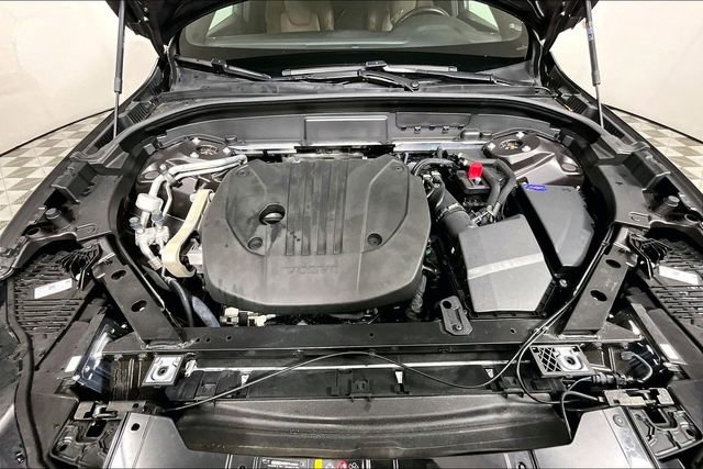 Used 2023 Volvo XC60 B5 Plus image 9