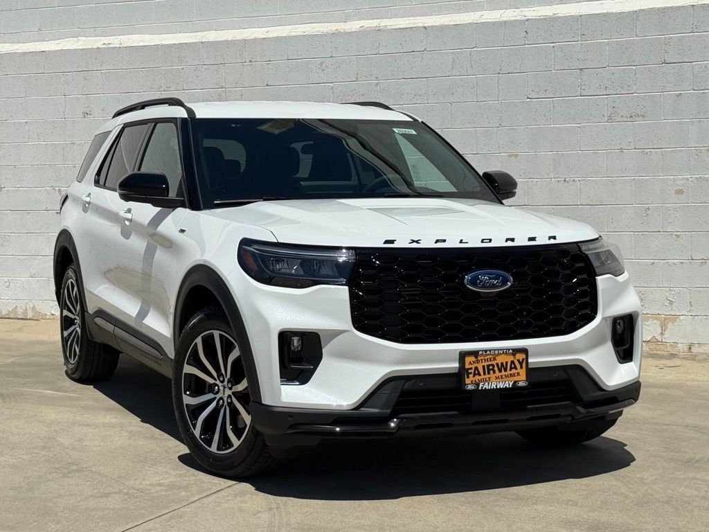 New 2026 Ford Explorer ST-Line RWD video 2