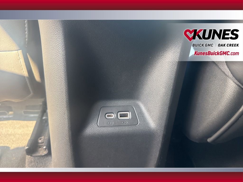 Used 2023 Buick Envision Essence image 19