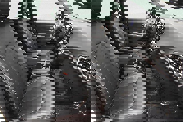 Used 2025 Chrysler Pacifica Select image 20