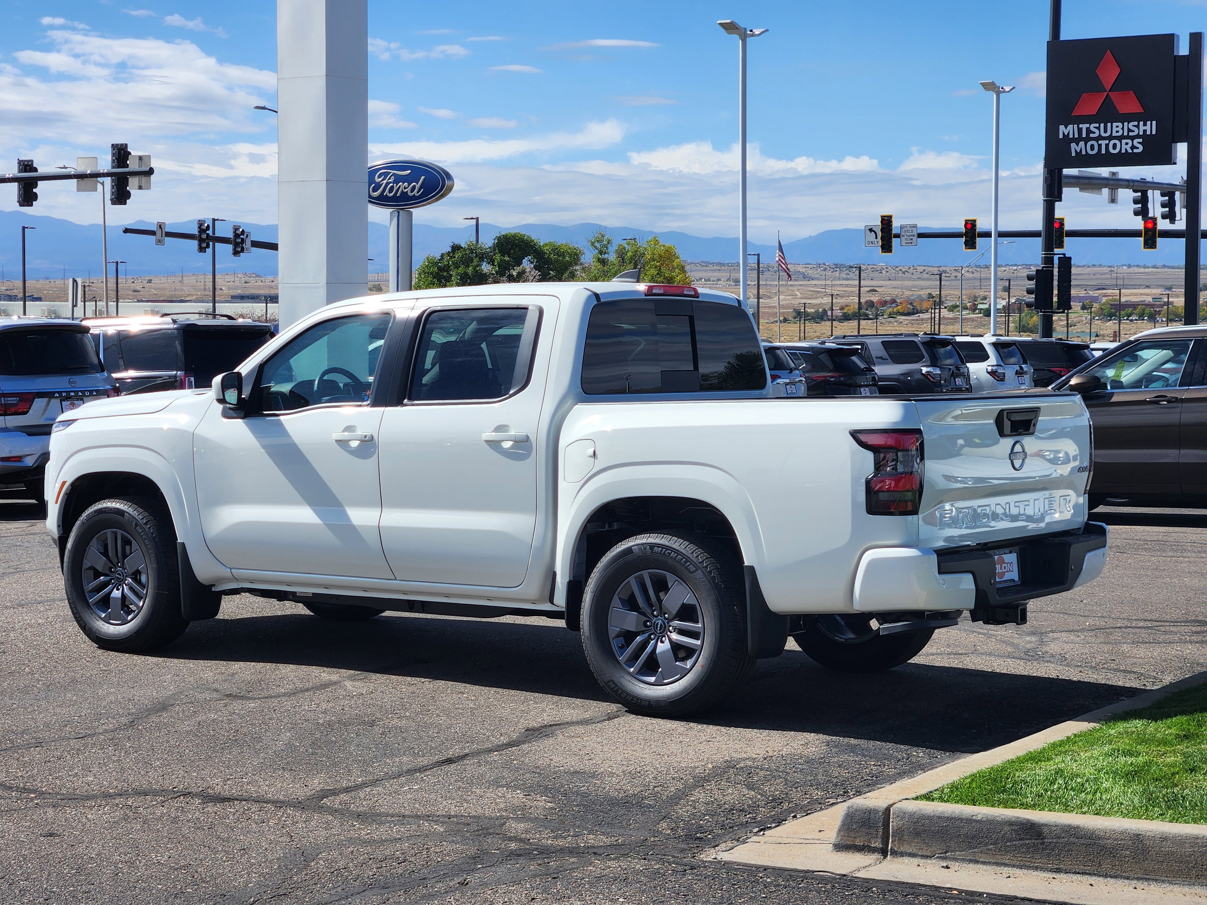 New 2026 Nissan Frontier SV image 3