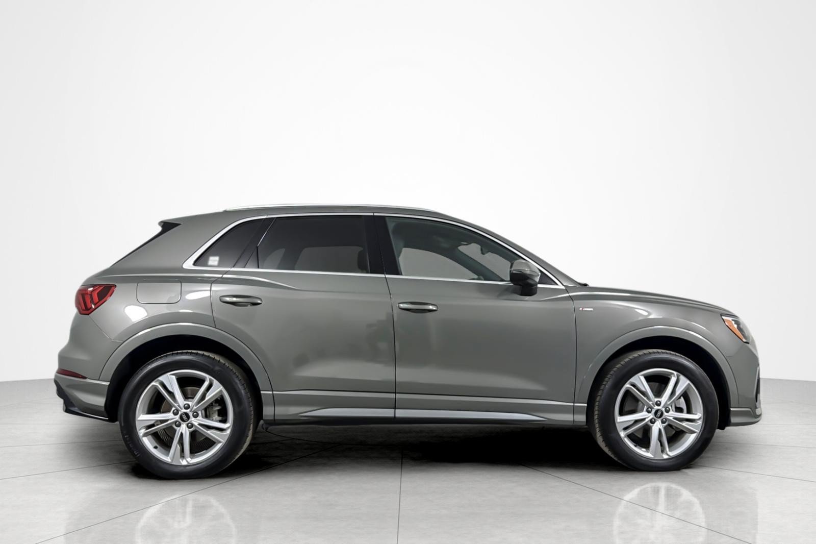 Used 2021 Audi Q3 2.0T Premium w/ Convenience Package AWD/4WD image 6