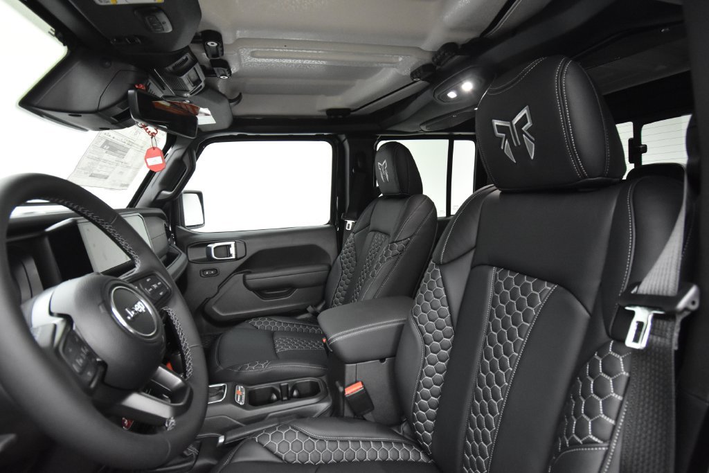 New 2026 Jeep Gladiator Rubicon w/ Technology Group AWD/4WD image 37