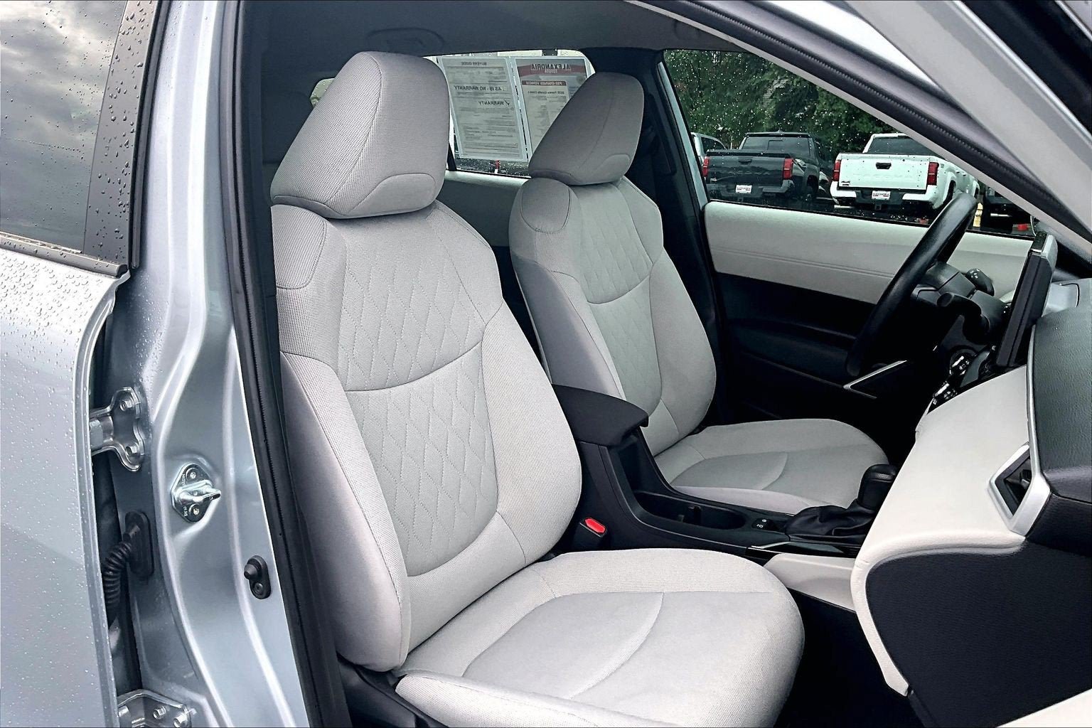 Used 2025 Toyota Corolla Cross L FWD image 7