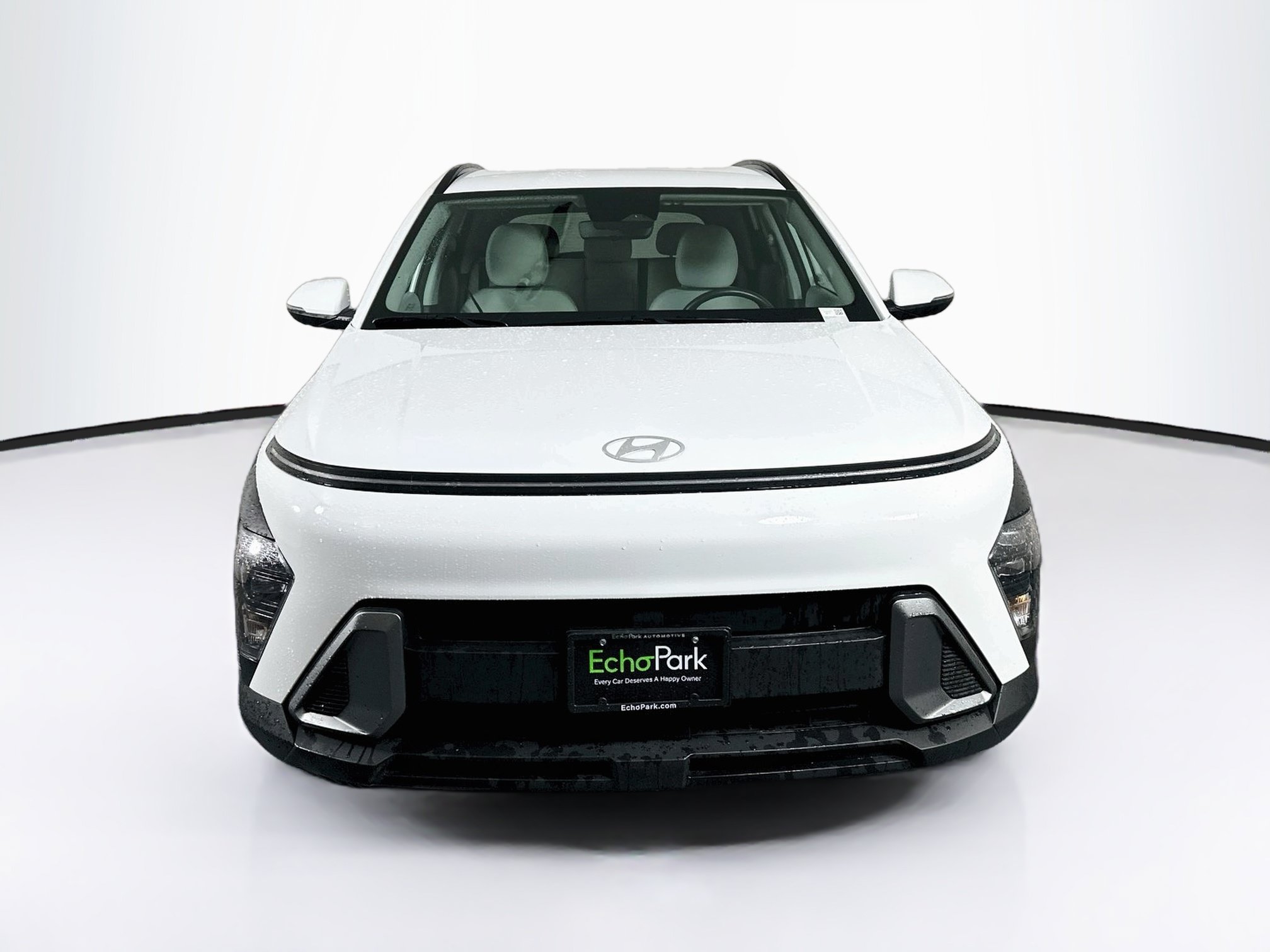 Used 2025 Hyundai Kona SEL FWD image 2