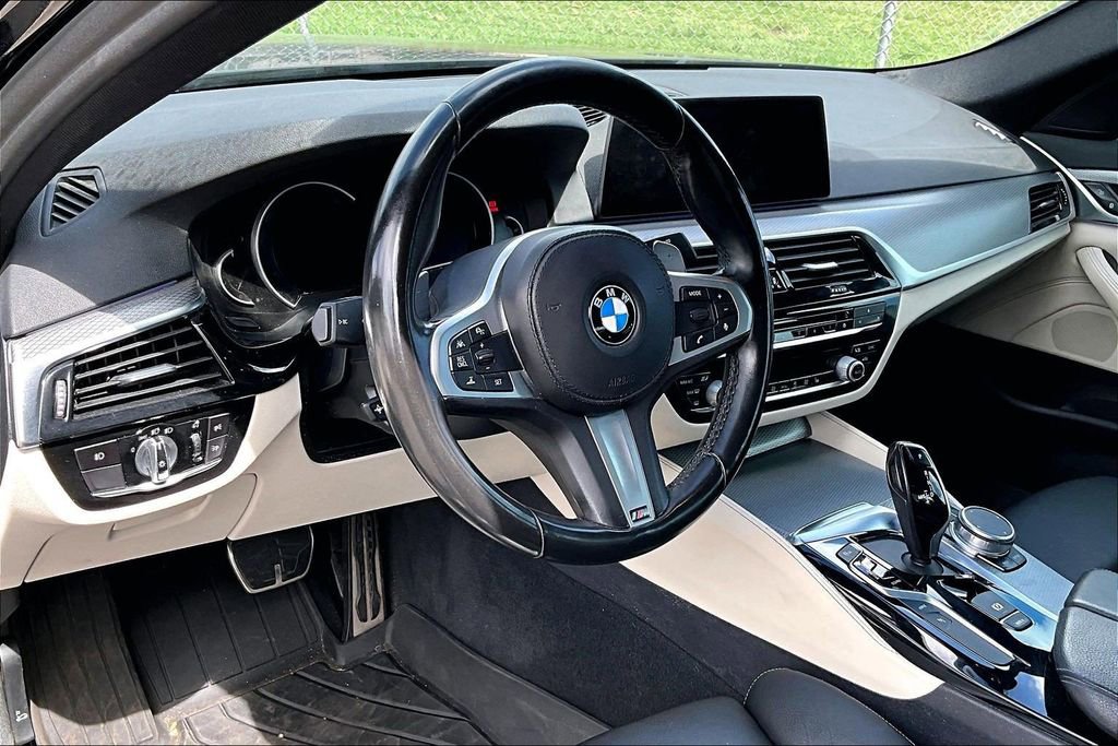 Used 2019 BMW 530e w/ M Sport Package image 13
