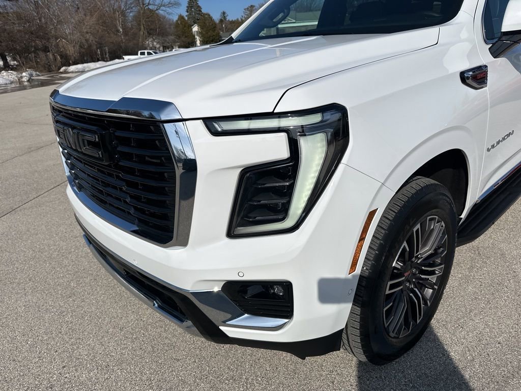 Used 2025 GMC Yukon XL Elevation w/ LPO, Elevation Black Package AWD/4WD image 12